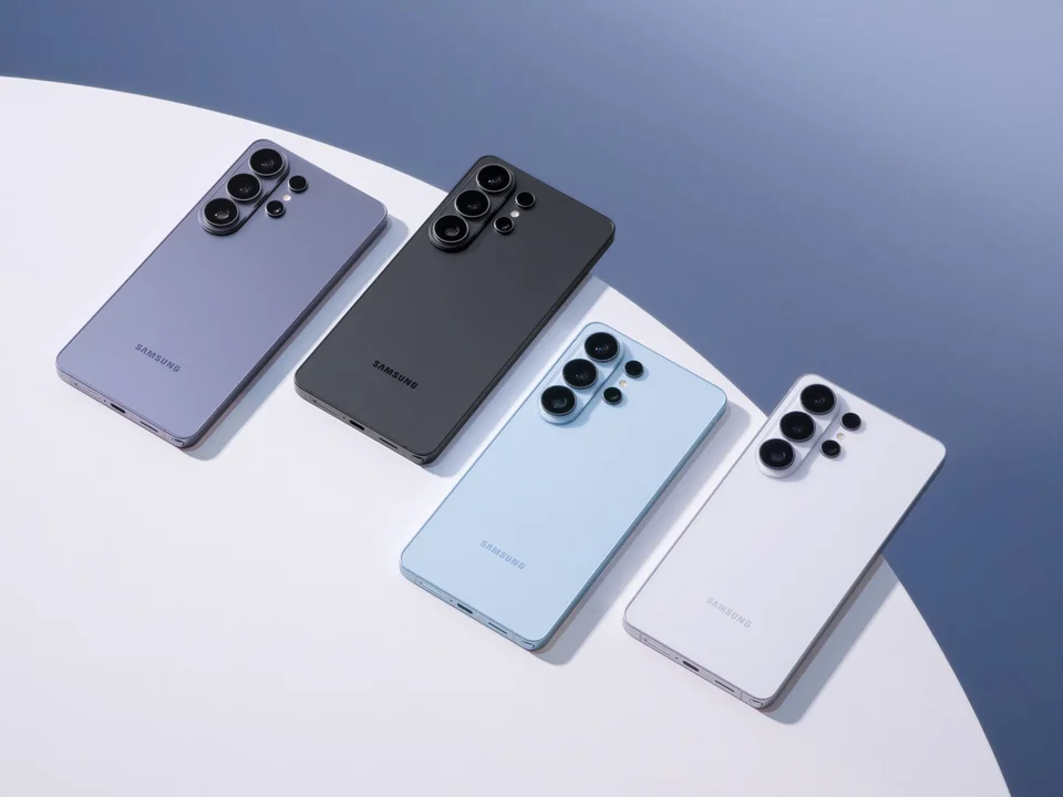Samsung Galaxy S26 Ultra in several manufacturer color finishes